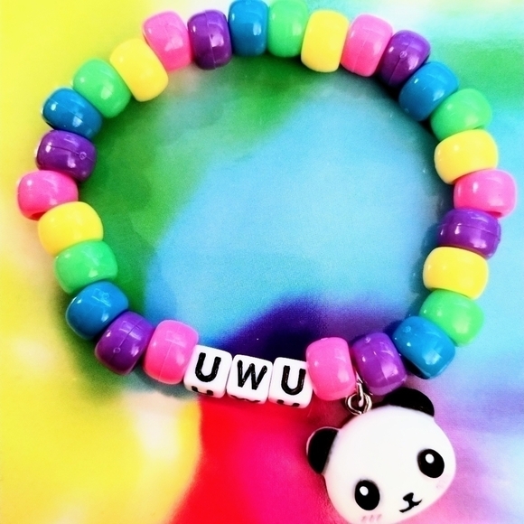 RAINBOW Kawaii UWU Kandi bracelet - Picture 1 of 4